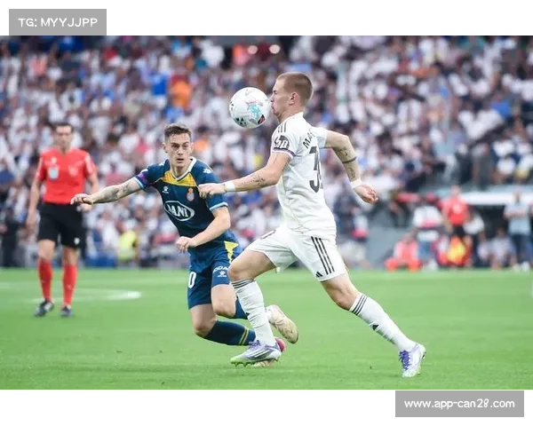 西甲中下游球队推行本土化年轻化,西班牙人一线队平均年龄24.3岁 西甲中下游球队推行本土化年轻化,西班牙人一线队平均年龄24.3岁